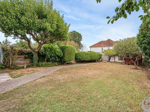 House for sale in Oakwood, Greater London