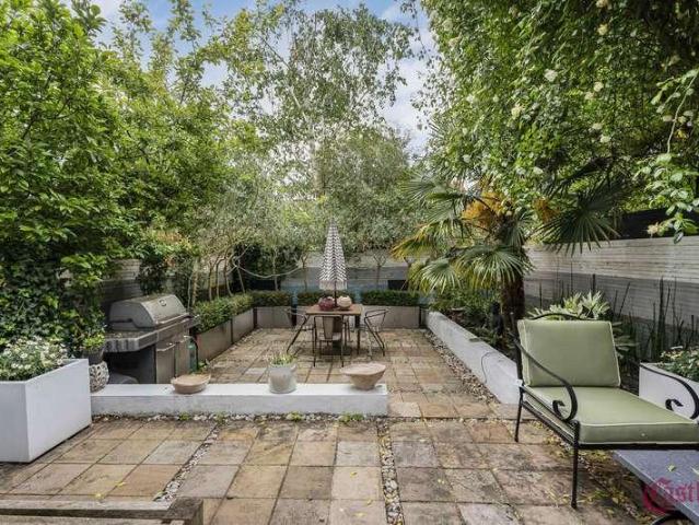House for sale in London Borough of Islington, Greater London