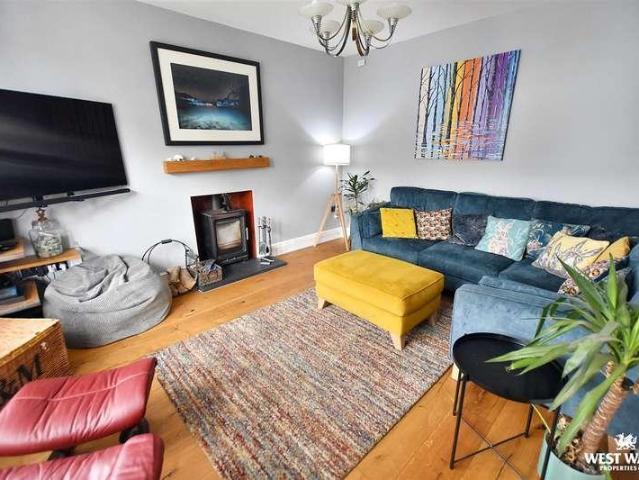 House for sale in Kilgetty, Wales