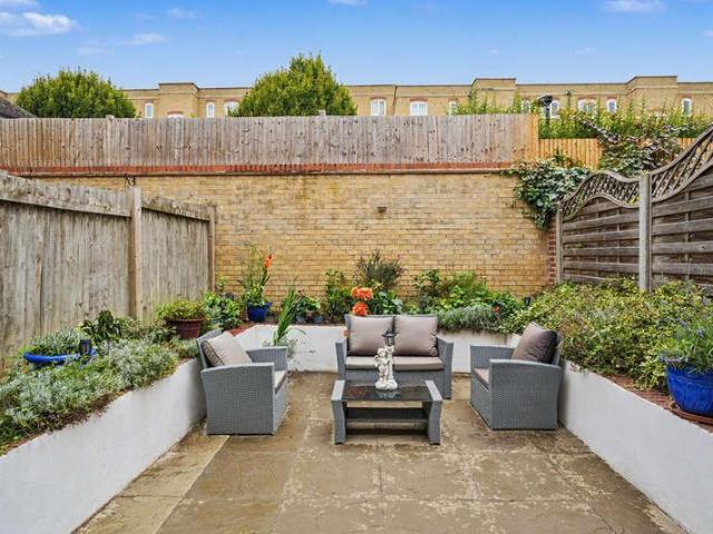 House for sale in Isle Of Dogs, Greater London