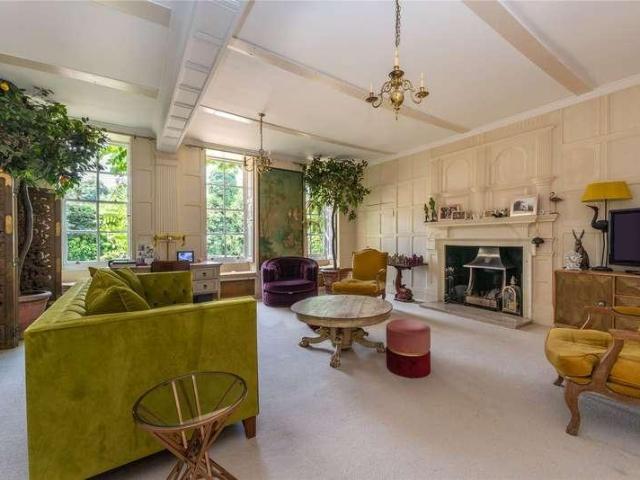 House for sale in Pachesham Park, Surrey