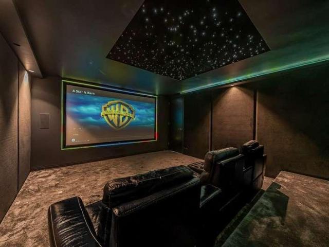 House for sale in Greater London
