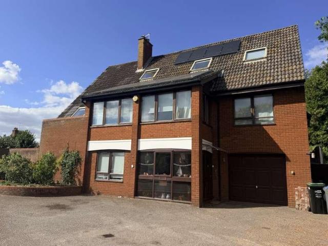 House for sale in Whisstocks Place, Eastbridge