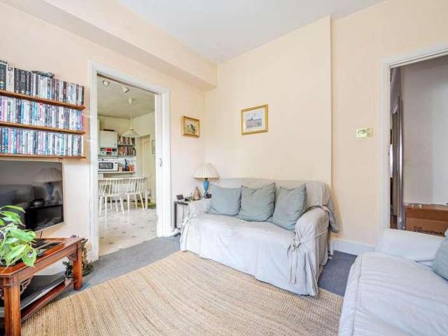 House for sale in West Finchley, Greater London