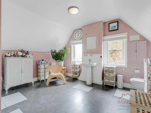 House for sale in Harpur, Bedford