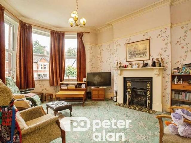 House for sale in Allt-yr-yn, Wales