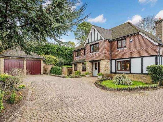 House for sale in Epsom, Nork