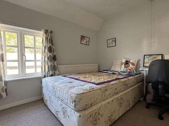 House for sale in Holwell, Brentingby