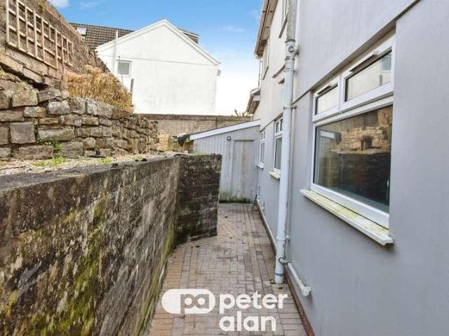 House for sale in Vaynor, Wales