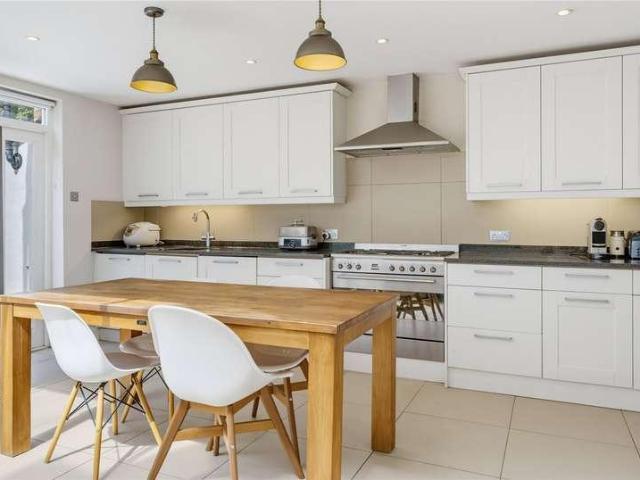 House for sale in Clapham Junction, Greater London