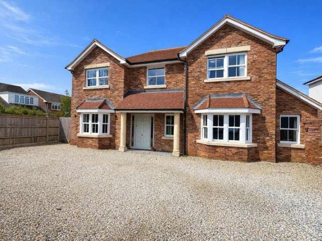 House for sale in Middlecroft, Hampshire