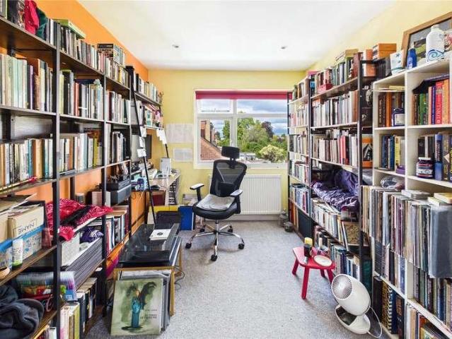 House for sale in Streatham Hill, Greater London