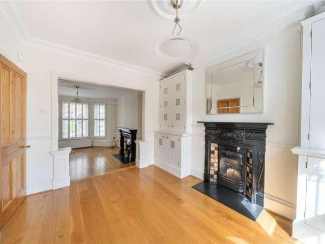 House for sale in Muswell Hill, Greater London