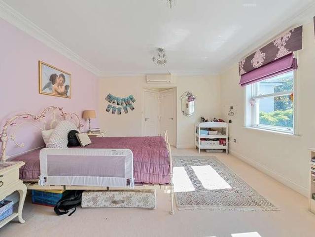 House for sale in Northwood, Northwood