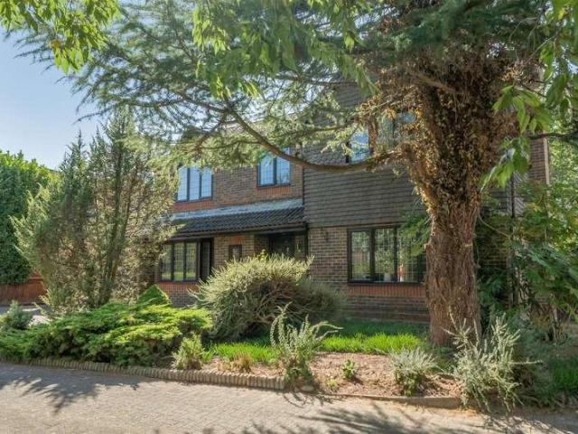 House for sale in Winnersh