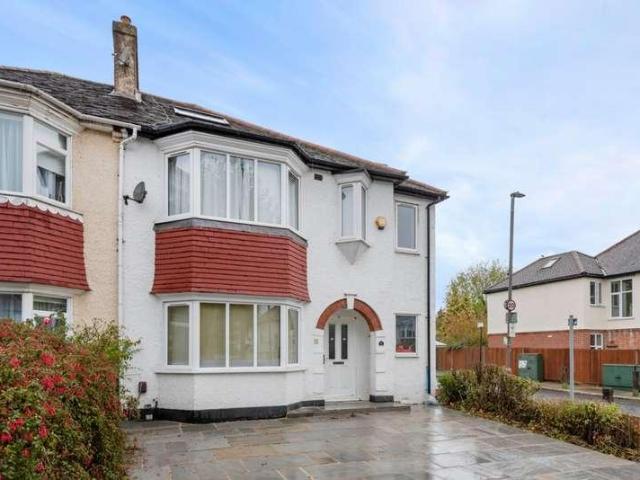 House for sale in Southfields, Greater London