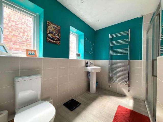 House for sale in Georgia, Greater Manchester