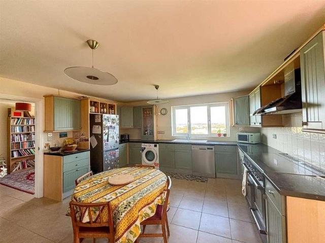 House for sale in Worle, Kewstoke