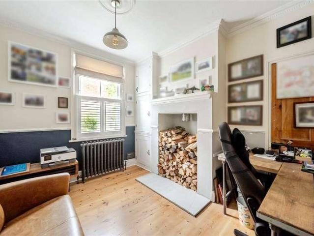House for sale in Heol-las, Surrey