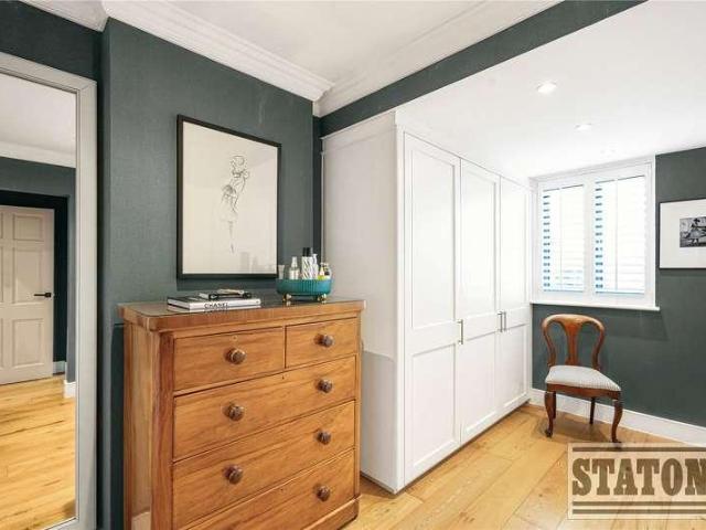 House for sale in Greater London