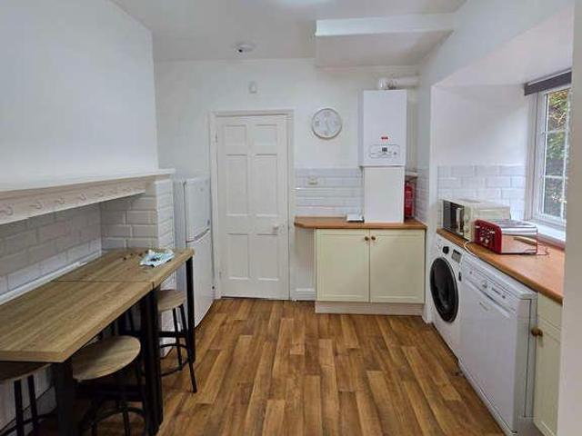 Apartment for rent in Clover Hill, East Bank