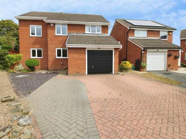 House for rent in Whinmoor, West Yorkshire