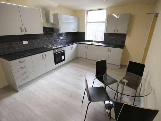 Apartment for rent in Woodhouse, West Yorkshire