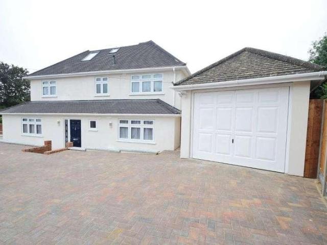 House for rent in Mill Hill, Greater London