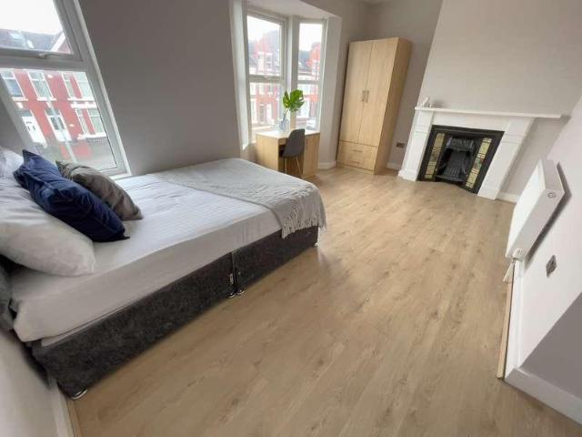 Apartment for rent in Elm Park, Calderstones