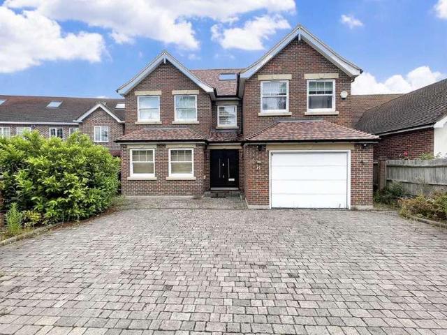 House for rent in Cockfosters, Greater London