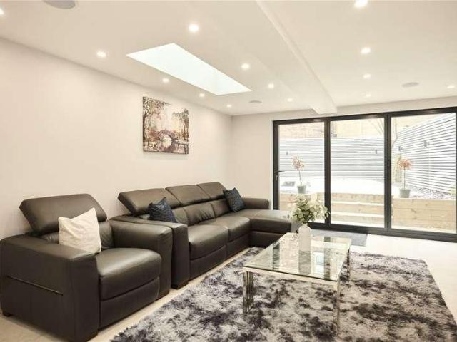 House for rent in Stoke Newington, Greater London