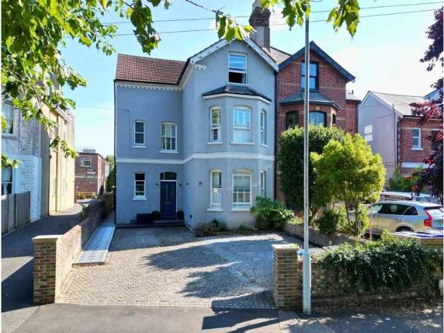 House for rent in Worthing, West Sussex