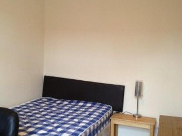 Room for rent in Calderstones
