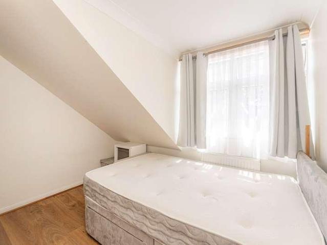 Property for sale in Bowes Park, Greater London