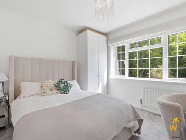 Property for sale in Hutton Mount, Navestock Side