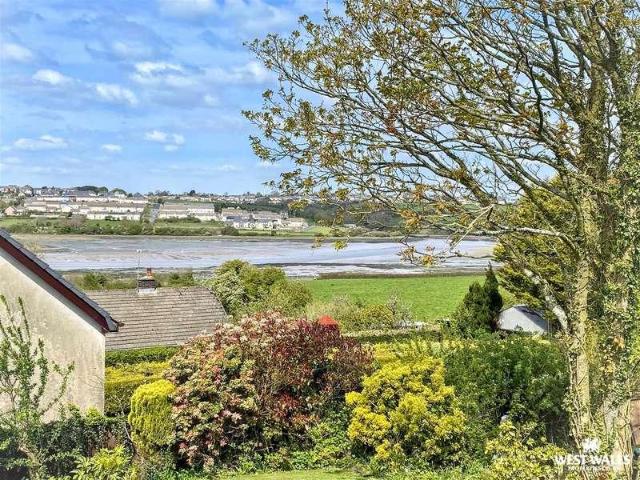 House for sale in Monkton, Hundleton