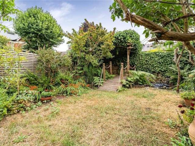 Property for sale in Stroud Green, Greater London