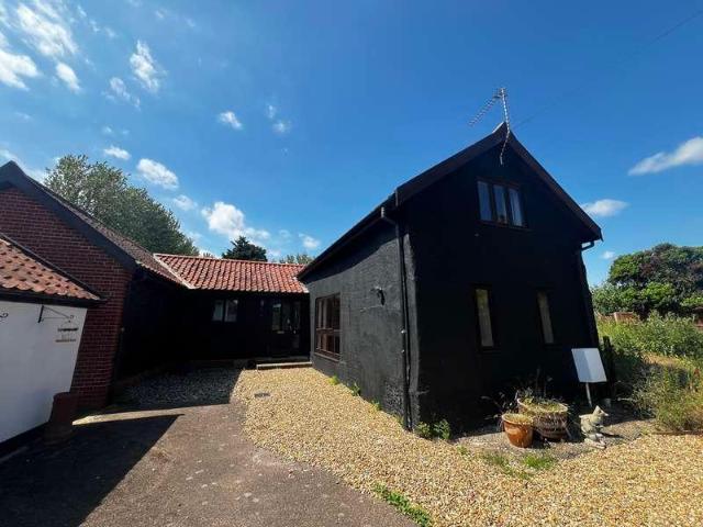 House for rent in Burgh St Peter, Norfolk