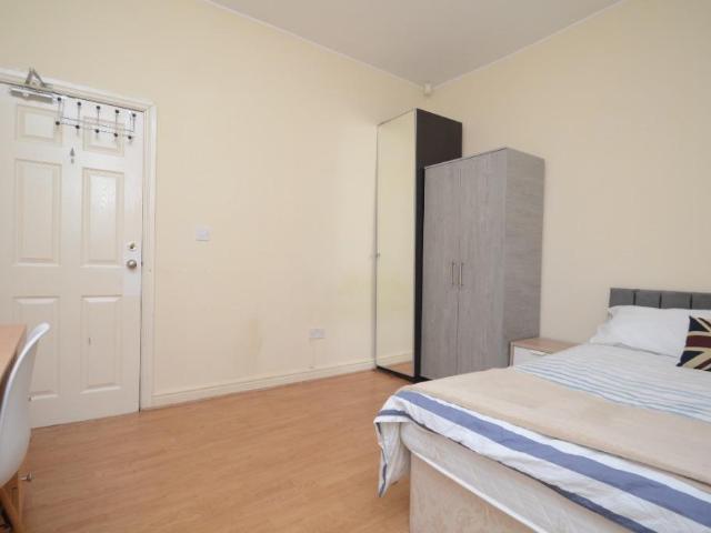 House for rent in Georgia, Greater Manchester
