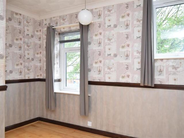 Semi Detached House for rent in Kirkhamgate, Lupset