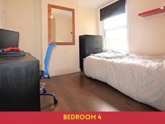 Room for rent in Martyrs Field, The Bridge