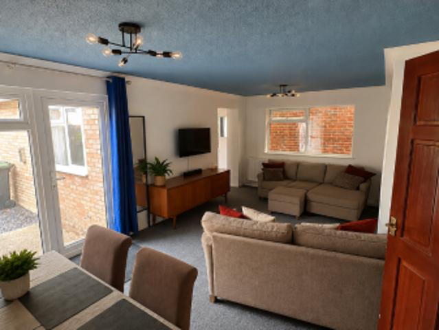Room for rent in Hales Place, The Bridge