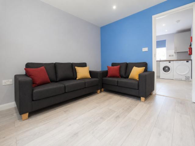 Room for rent in Hales Place, The Bridge