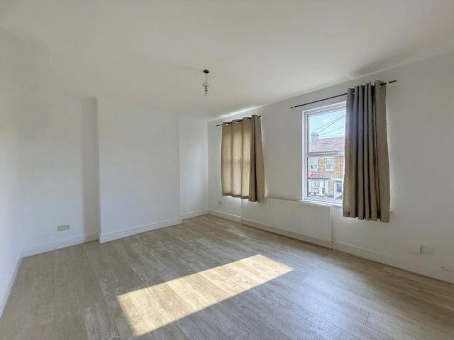 House for rent in London Borough of Hounslow, Greater London