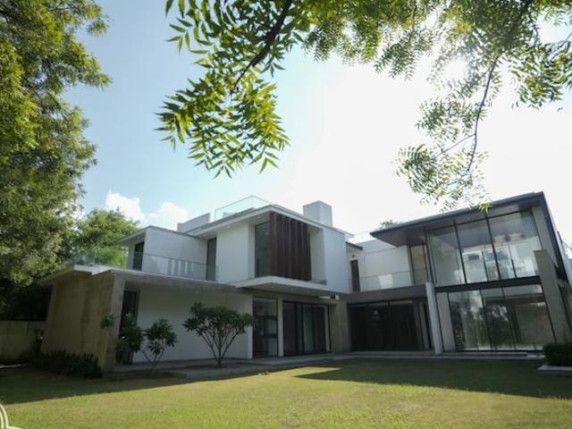 Villa for sale in Deri