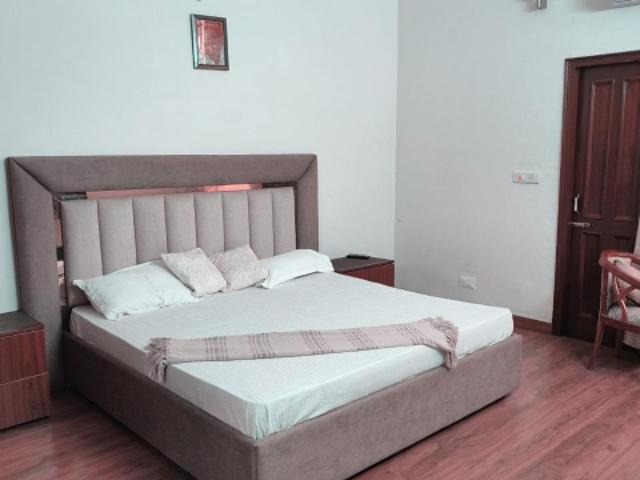 House for sale in Hariana
