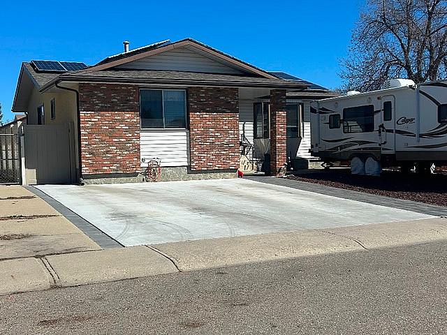 House for sale in Medicine Hat, Alberta