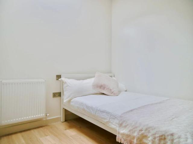 Room for rent in Shepherd's Bush, Greater London