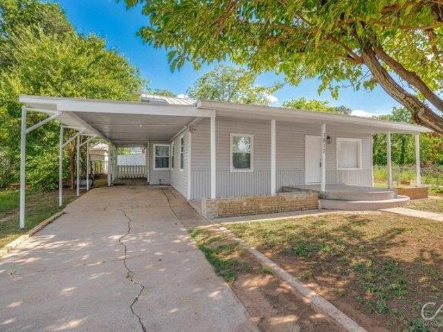 House for sale in Taylor, Texas