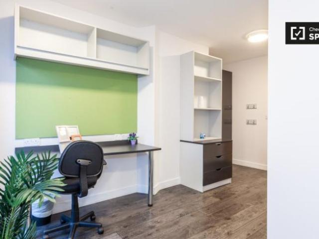 Apartment to rent in Bluebell, North Tipperary